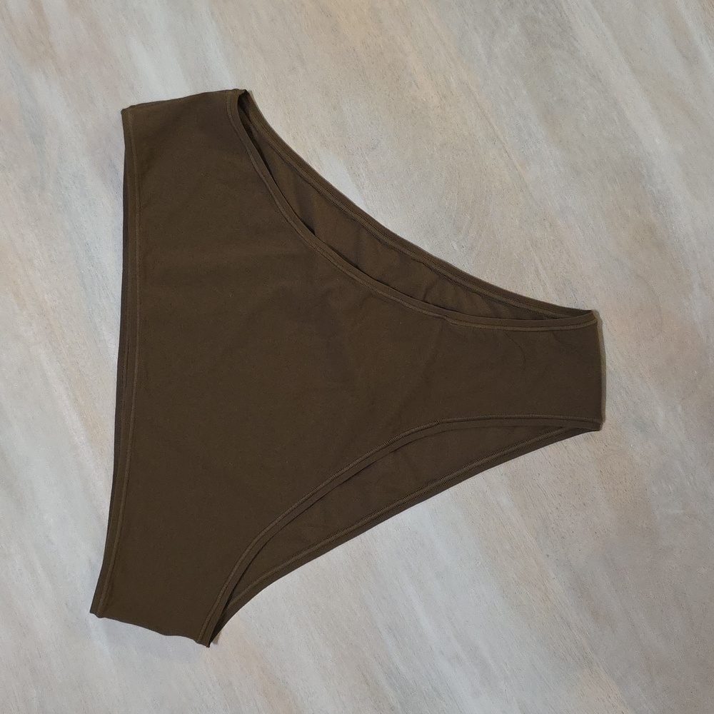NWOT SKIMS Fits Everybody Cheeky Brief / 3XL/OXIDE